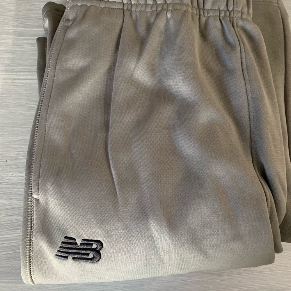 New balance athletic/sweat pants